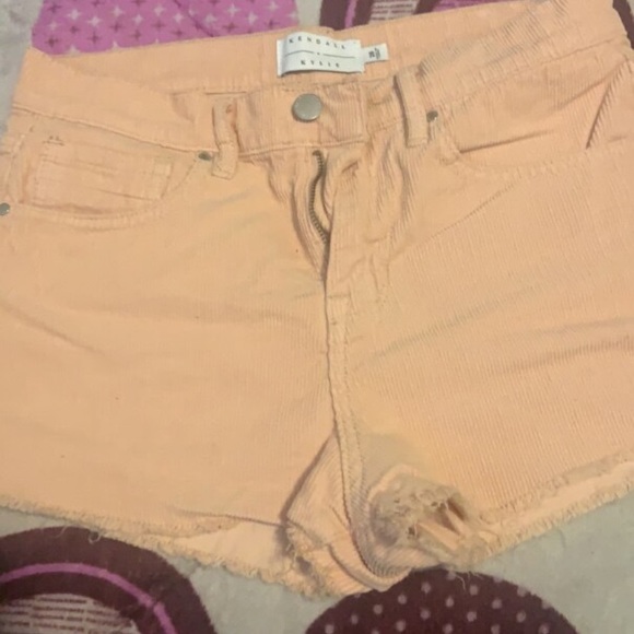 Kendall + Kylie Hugh waisted shorts - Picture 6 of 7